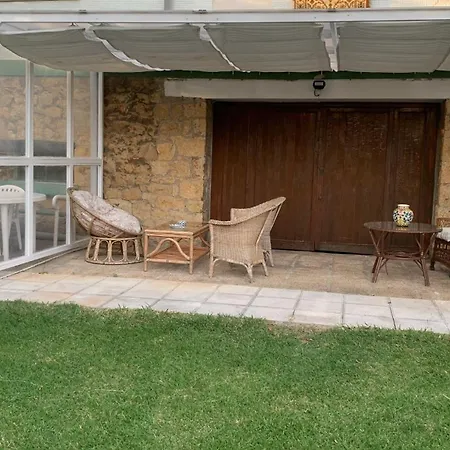 Con Jardin Y Vistas Al Mar 度假居 *