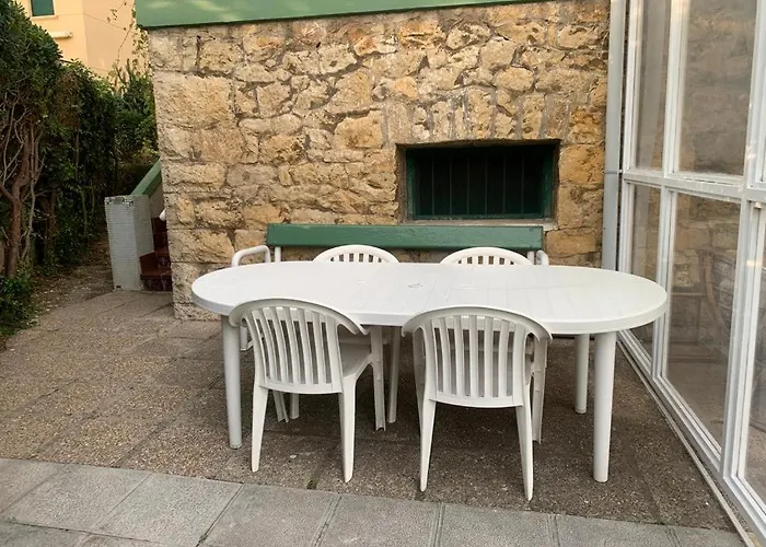 Con Jardin Y Vistas Al Mar 度假居 *