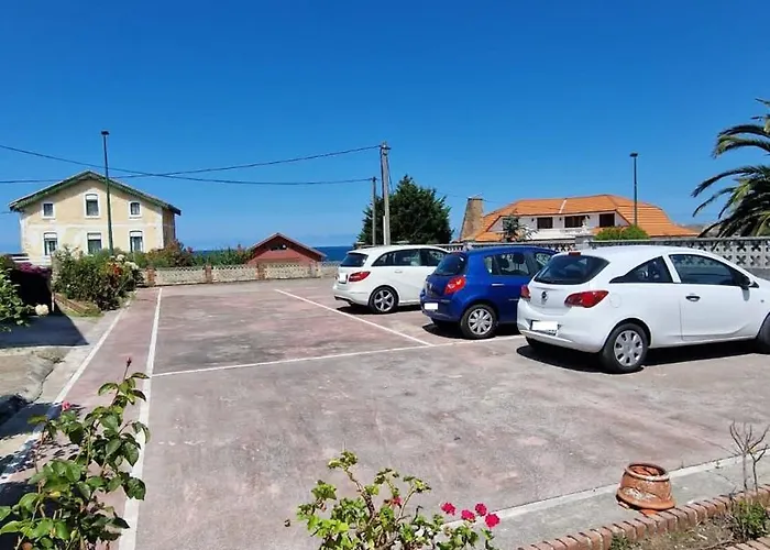 Con Jardin Y Vistas Al Mar 度假居 *