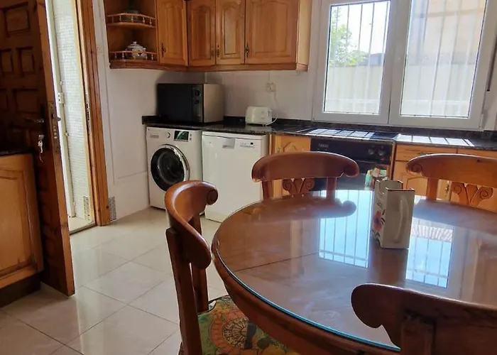 度假居 Con Jardin Y Vistas Al Mar *